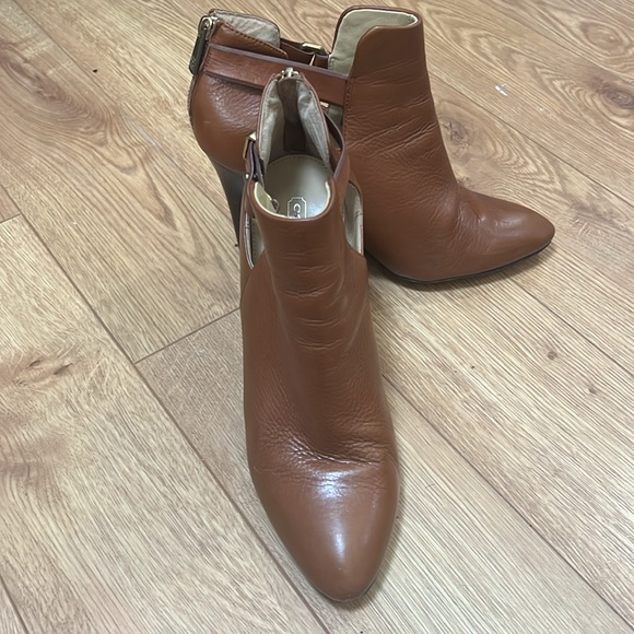 Coach Brown Boot Heels size 8 1/2 - Picture 2 of 4